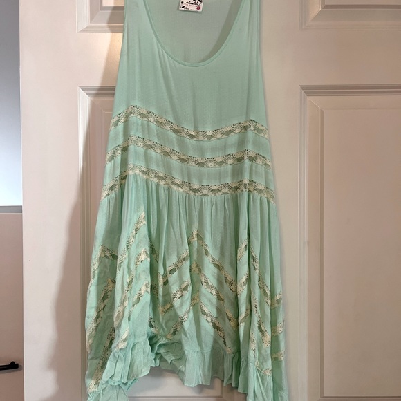 Free People Dresses & Skirts - Free People Beautiful Flowing Mint Green Dress